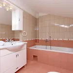 Hébergement de vacances Seaside House For Families With Children Barbat, Rab - 22294 Rab Town