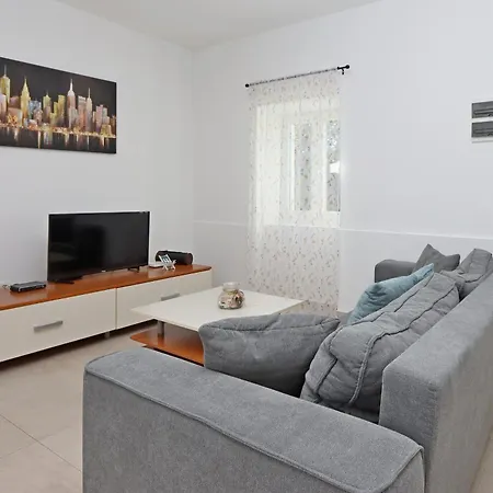 Hébergement de vacances Seaside House For Families With Children Barbat, Rab - 22294 Rab Town