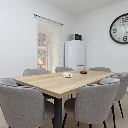 Seaside House For Families With Children Barbat, Rab - 22294 Dom wakacyjny Rab Town