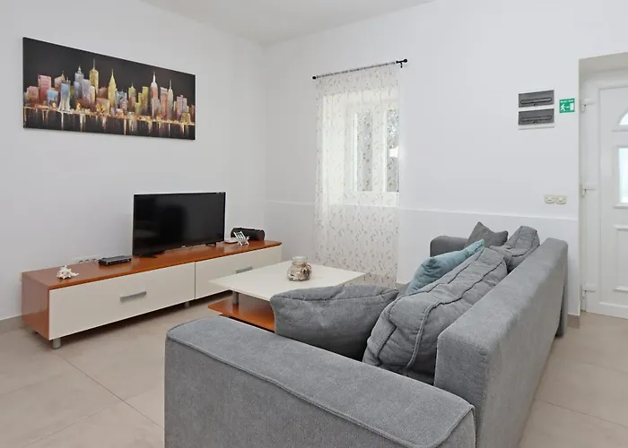 Vakantiehuis Seaside House For Families With Children Barbat, Rab - 22294 Rab Town