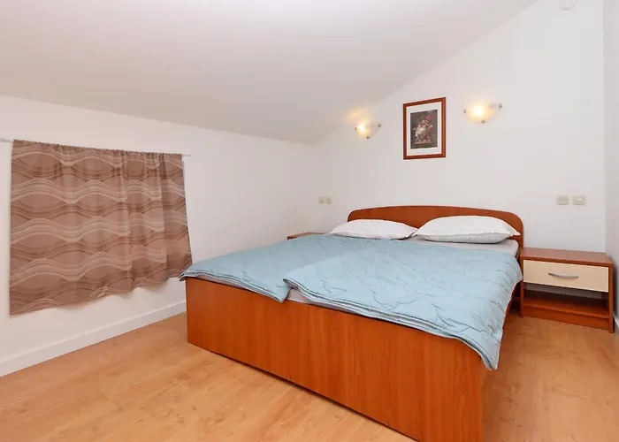 Vakantiehuis Seaside House For Families With Children Barbat, Rab - 22294 Rab Town