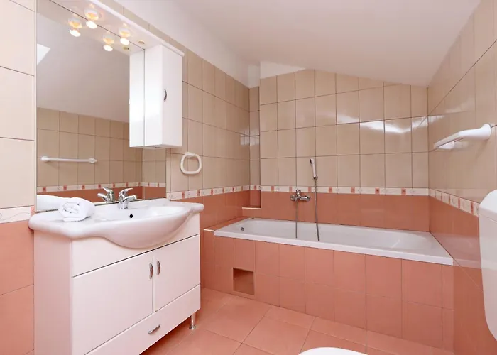 Vakantiehuis Seaside House For Families With Children Barbat, Rab - 22294 Rab Town