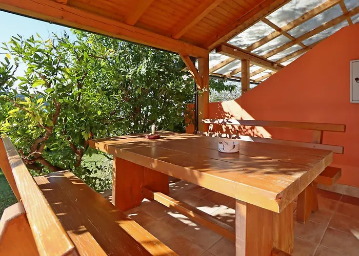 Vakantiehuis Seaside House For Families With Children Barbat, Rab - 22294 Rab Town
